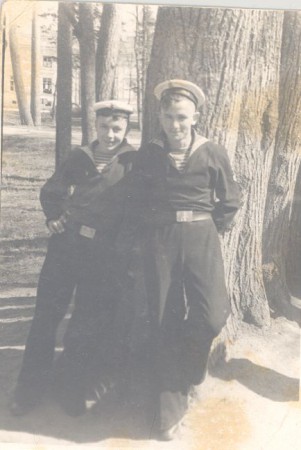 Олег в Ломоносово  27.05.1951 года