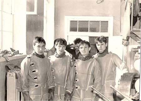 Третий слева Полторацкий Александр - ГОД  1983  ВЫПУСКНОЙ